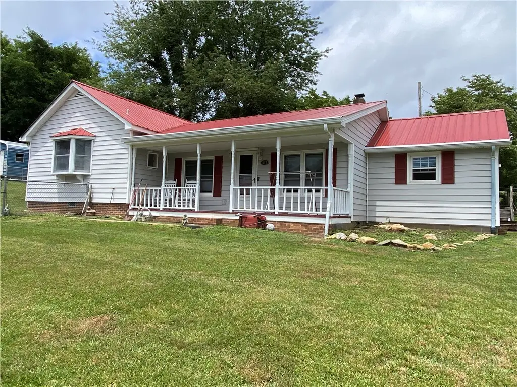 512 Bare Street, West Jefferson, NC 28694 - #1