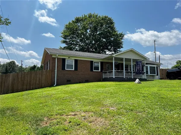 118 Badgett Avenue, Mount Airy, NC 27030