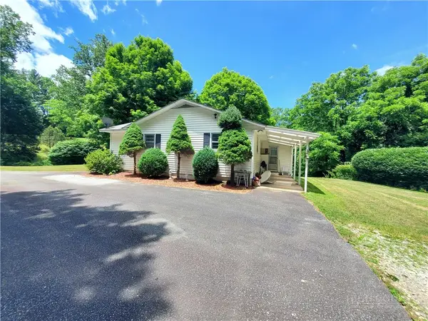 886 Hanging Rock Road, Spruce Pine, NC 28777