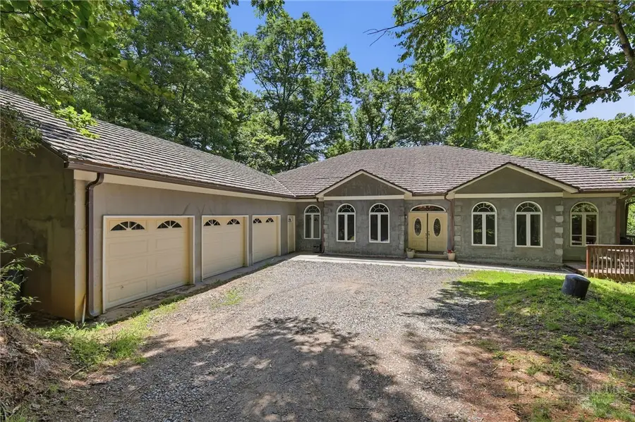 211 Independence Way, West Jefferson, NC 28694 - #2