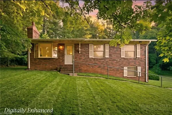 11526 Us Highway 421, Purlear, NC 28665