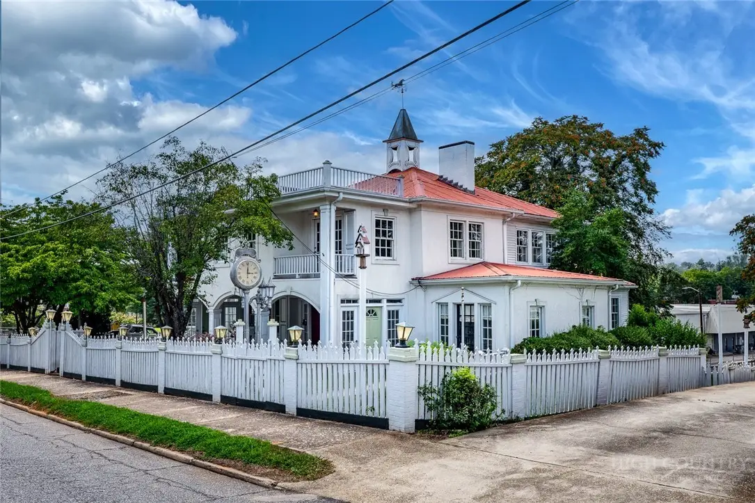 1010 SW College Avenue, Lenoir, NC 28645 - #1