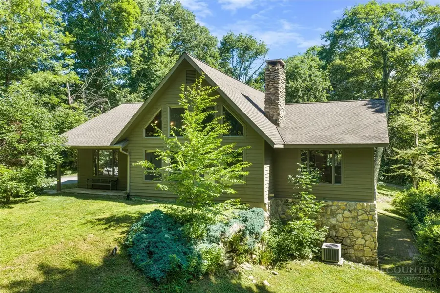 126 Rock Ledge Lane, Sugar Mountain, NC 28604 - #3