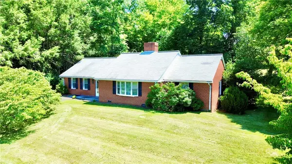 2133 Nc Highway 16 S, Jefferson, NC 28640