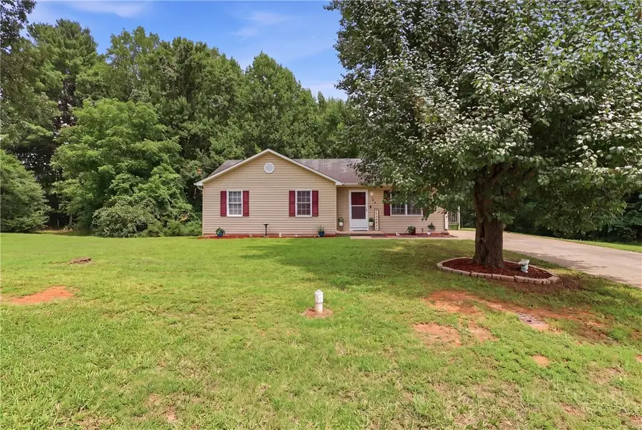 106 N Arlington Avenue, Jonesville, NC 28642 - #2