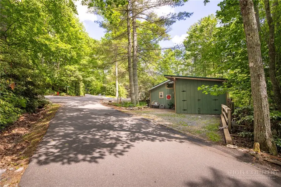 458 Windridge Road, Newland, NC 28657 - #2