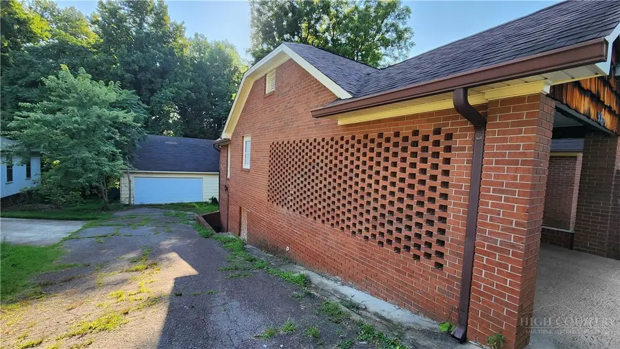 906 Trogdon Street, North Wilkesboro, NC 28659 - #3