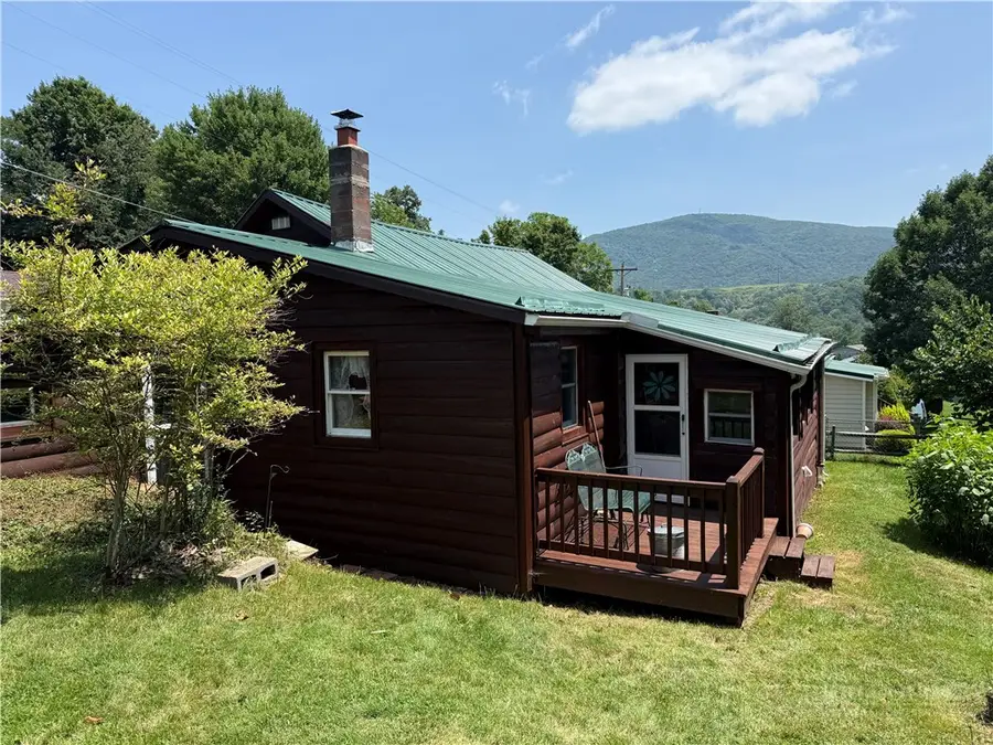 511 Bare Street, West Jefferson, NC 28694 - #3