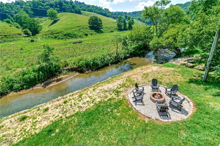 3244 Old Us Highway 421, Vilas, NC 28692 - #3