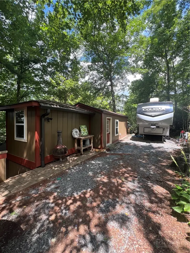21 Dogwood Lane, Newland, NC 28657 - #2