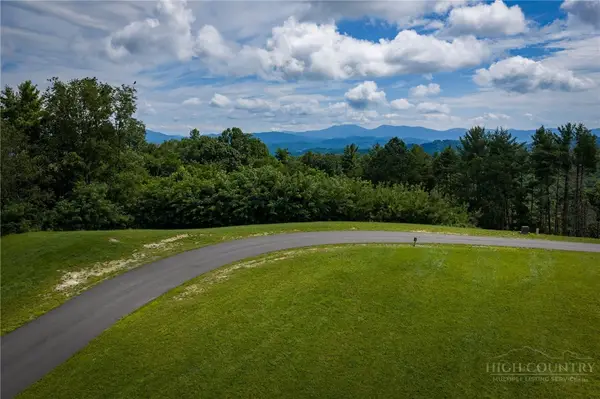 WR38 Clouds Rest Drive, Elk Park, NC 28622