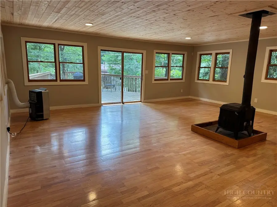 900 Charter Hills Road, Beech Mountain, NC 28604 - #2