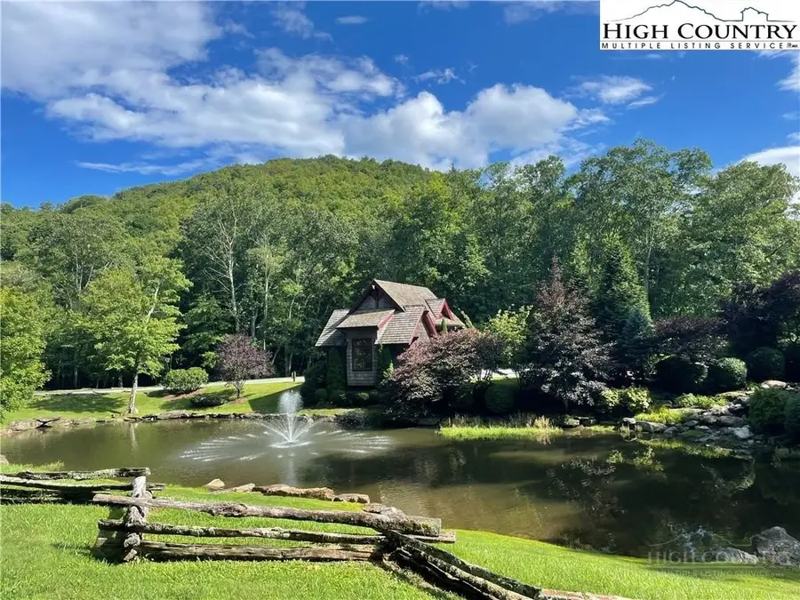405 Firethorn Trail, Blowing Rock, NC 28605 - #2