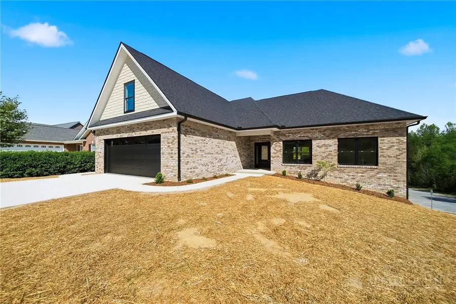 426 Huntington Woods St Se, Lenoir, NC 28645 - #2