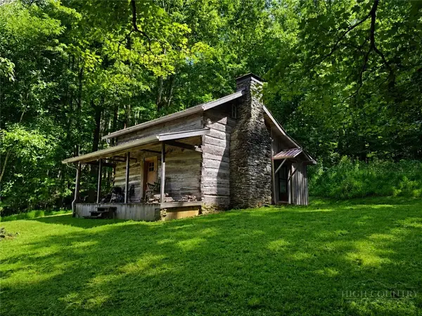 675 Clifton Springs Trl, Warrensville, NC 28693