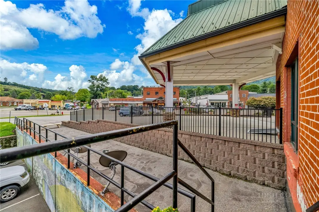 201 Jefferson Station Place #201, West Jefferson, NC 28694 - #1