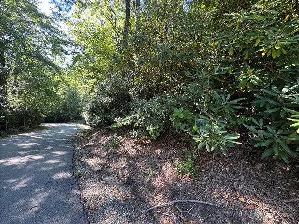 6323 Upper Creek Drive, Newland, NC 28657
