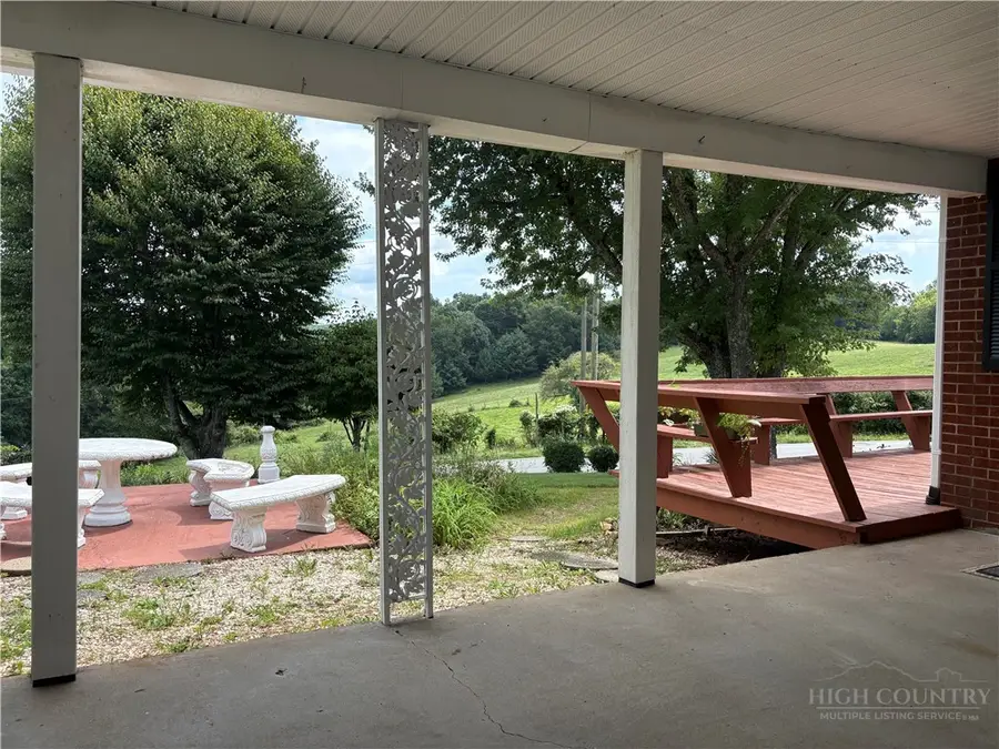 32 Reid Street, Sparta, NC 28675 - #3