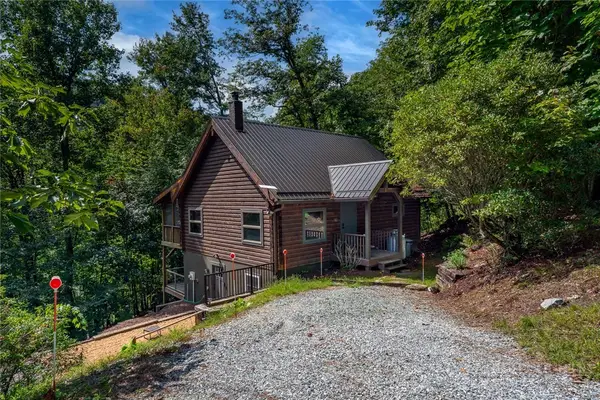 3925 Blackberry Crest Lane, Lenoir, NC 28645