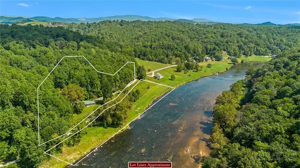 1446 Deacon Road, Grassy Creek, NC 28631