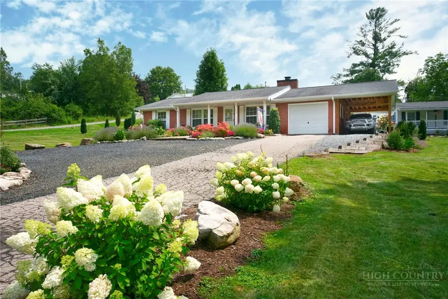 590 Cranberry Street, Newland, NC 28657 - #3