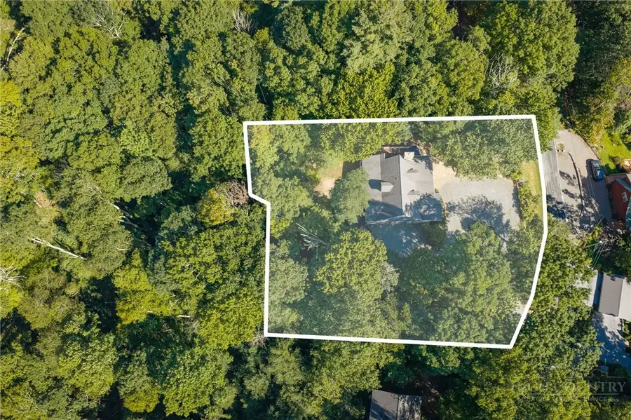 915 Balsam Drive, Newland, NC 28657 - #3