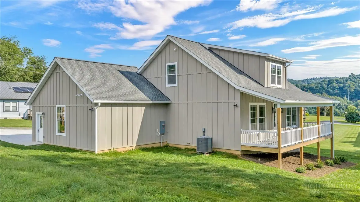 151 Ridgeside Drive, West Jefferson, NC 28694 - #1