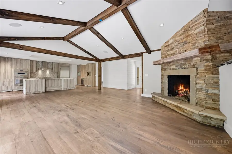 659 Clubhouse Drive #D2, Banner Elk, NC 28604 - #3