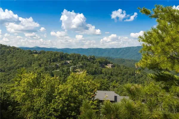 327 Lyreleaf Trail, Boone, NC 28607