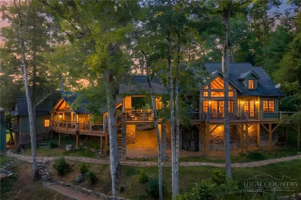 93 Meadow Park Place, Banner Elk, NC 28604