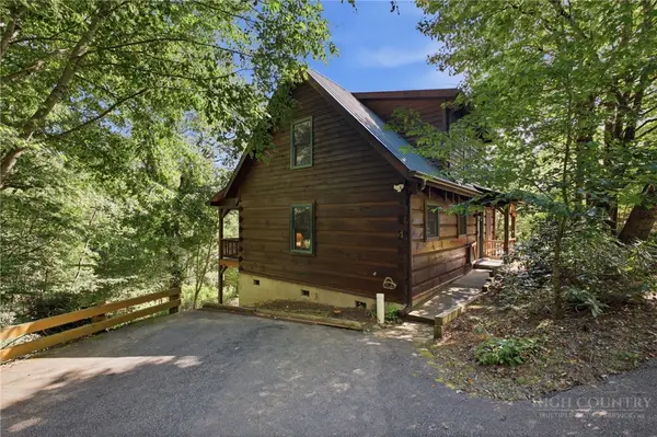 216 Apple Ridge Lane, Blowing Rock, NC 28605