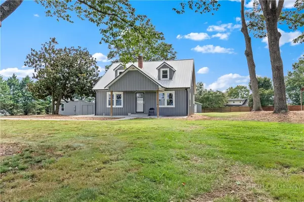 4752 W Old Us 421 Highway, Hamptonville, NC 27020