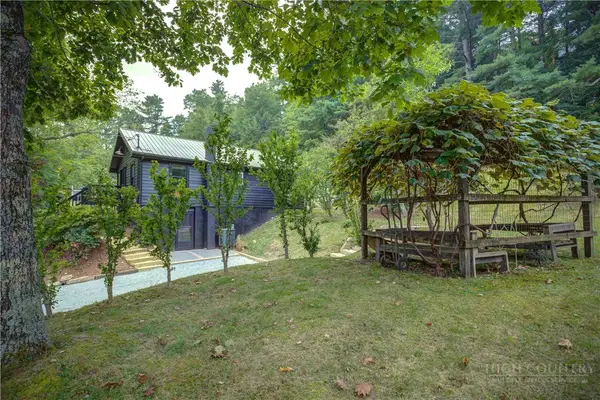 712 Ransom Street, Blowing Rock, NC 28605