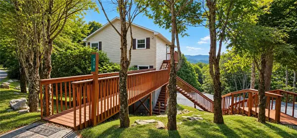 319 Pinnacle Ridge Road, Beech Mountain, NC 28604