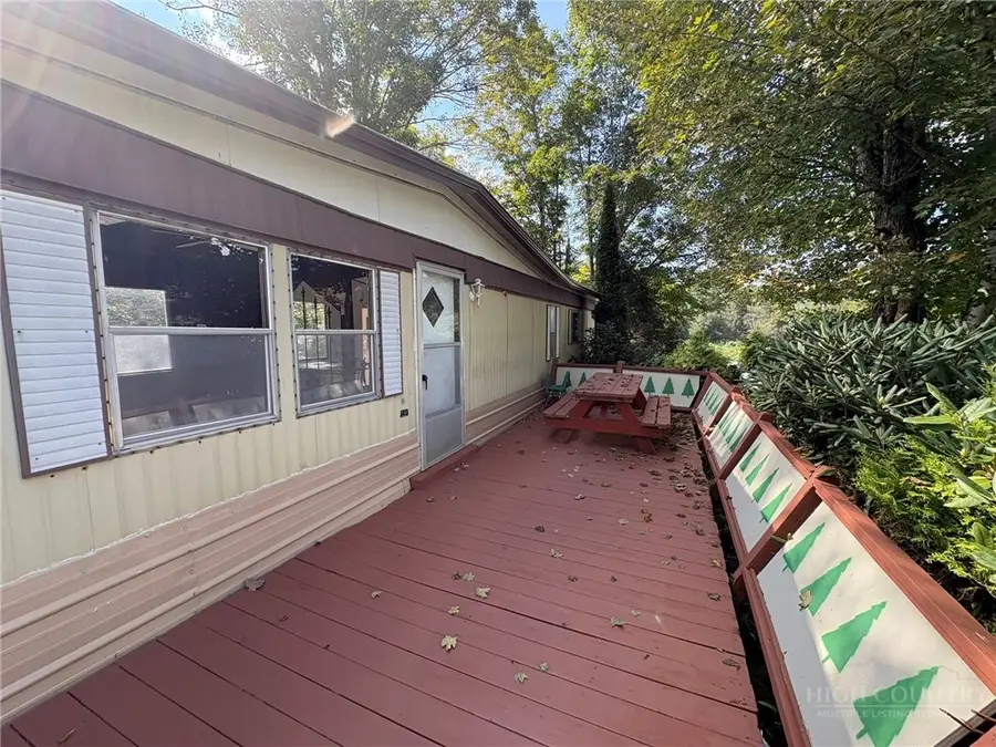 16 Wineberry Lane, Newland, NC 28657 - #2
