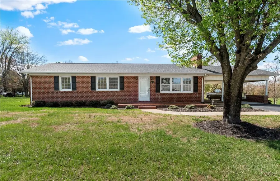 612 E Main Street, Boonville, NC 27011 - #2