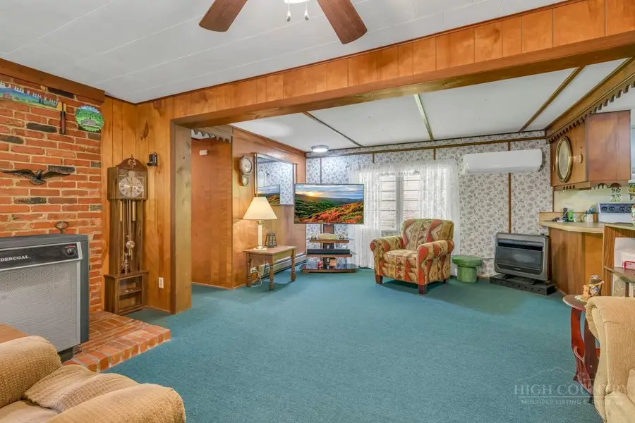 2850 Henson Creek, Newland, NC 28657 - #2
