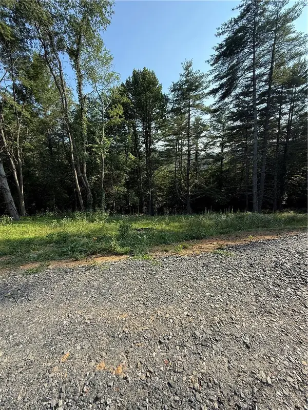 915, 951 Qc Smith Road, West Jefferson, NC 28694