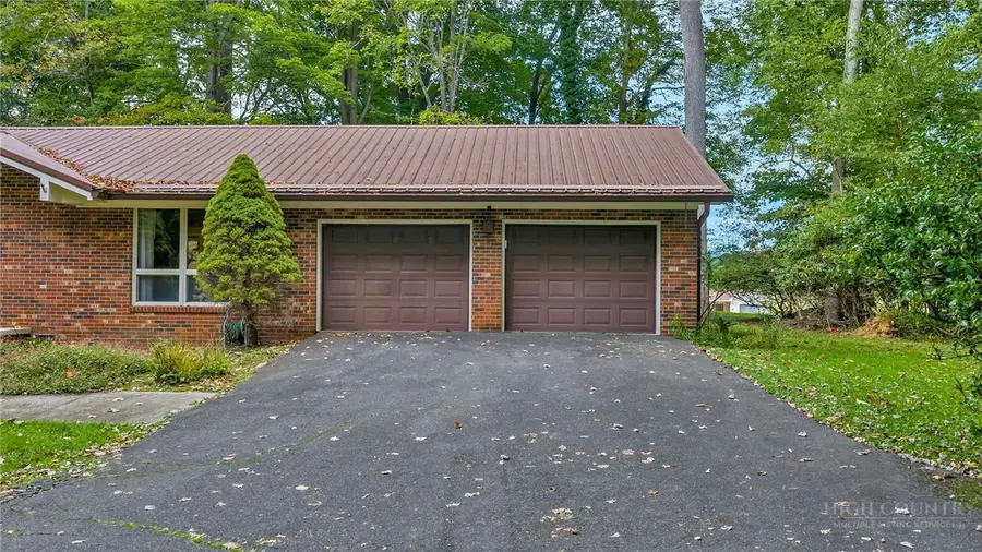223 Current Drive, West Jefferson, NC 28694 - #3