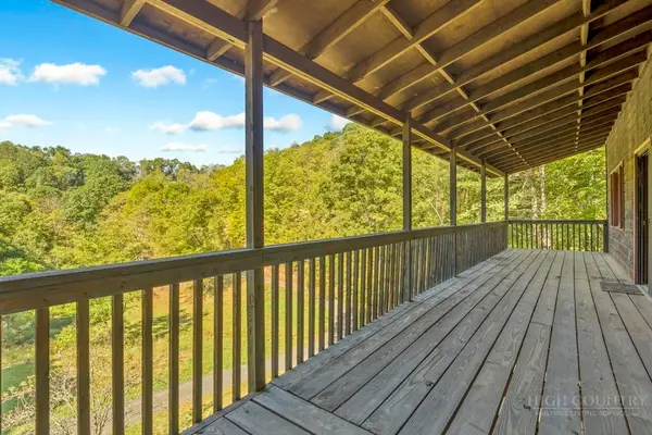 913 Horseshoe Trail, Lansing, NC 28643