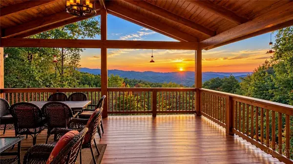 498 Saint Andrews Road, Beech Mountain, NC 28604