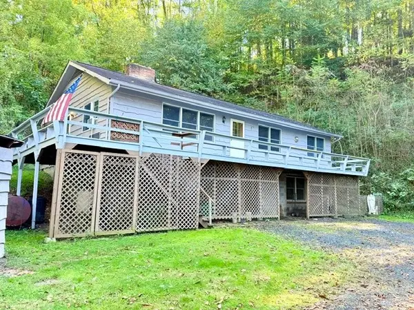 9275 Nc Highway 88 West, Warrensville, NC 28693