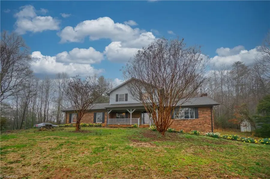 263 Bells View Lane, Purlear, NC 28665 - Image #3