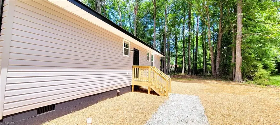 490 W Dameron Avenue, Liberty, NC 27298 - Image #2