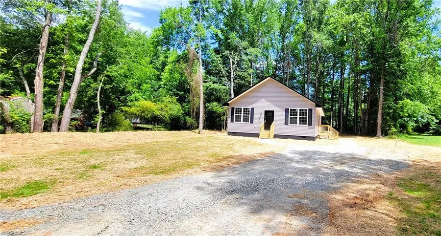 490 W Dameron Avenue, Liberty, NC 27298 - Image #3