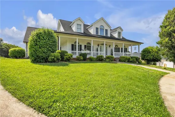 129 Renaissance Place, Statesville, NC 28625