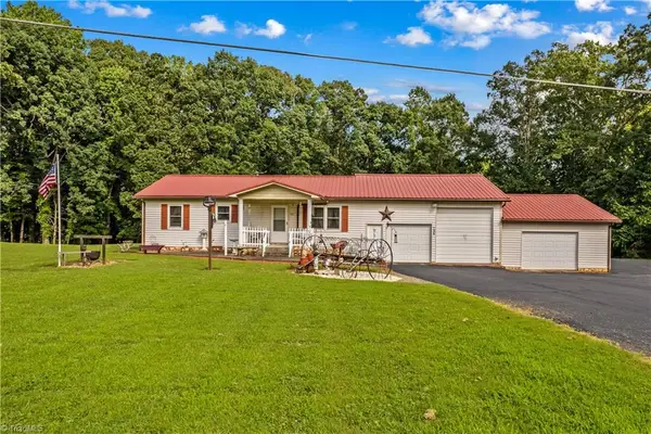 784 Whites Farm Road, Statesville, NC 28625