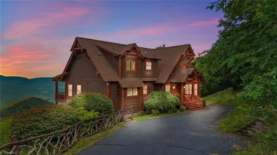 635 Acorn Nvno, Zionville, NC 28698 - Image #2