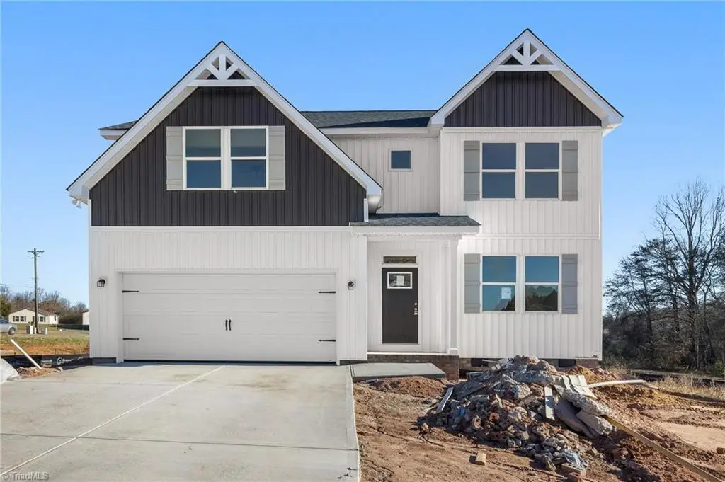 105 Indian Wells Court, Harmony, NC 28634 - Image #1