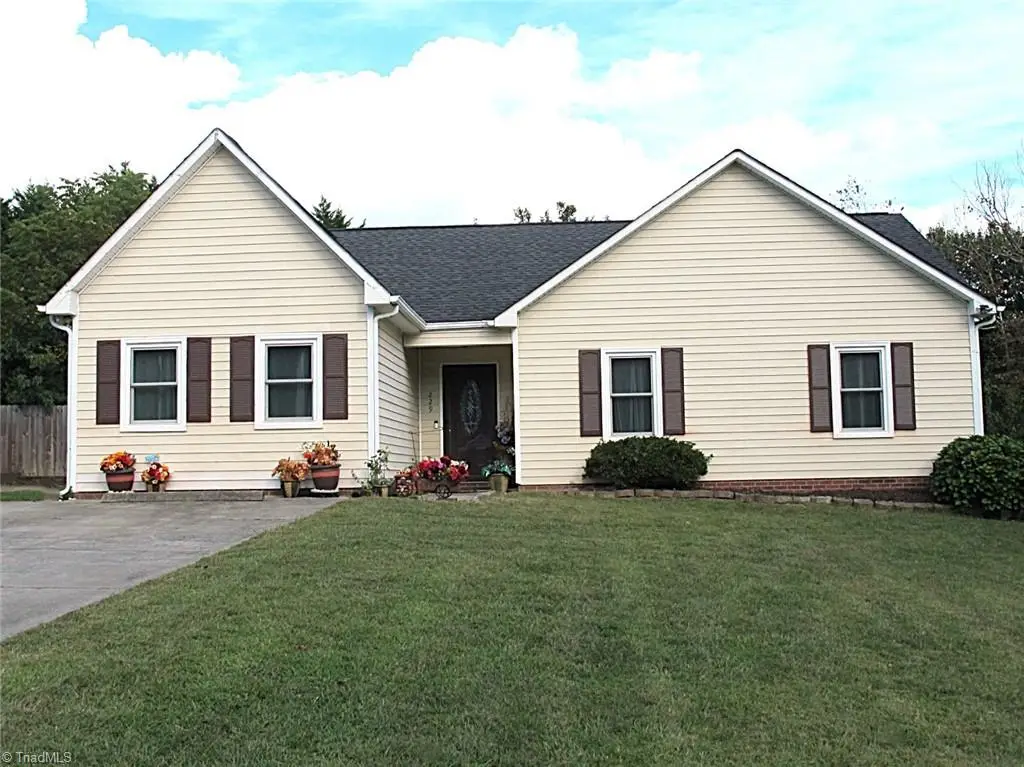 229 Creeksedge Court, Winston Salem, NC 27105 - Image #1